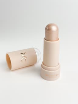 Стик-хайлайтер с естественным сияющим блеском thumbnail 3